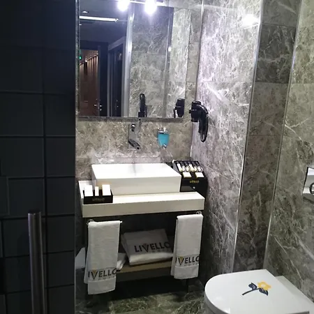 Empire 4*