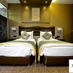 Empire Hotel 4*