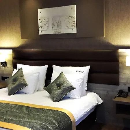 Empire Hotel 4*