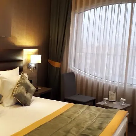 Empire Hotel