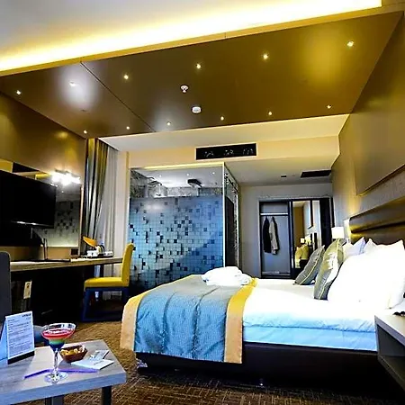Empire Hotel