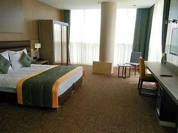 Empire 4*