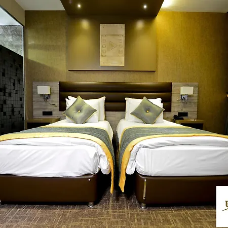 Empire Hotel 4*