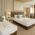 Empire Hotel